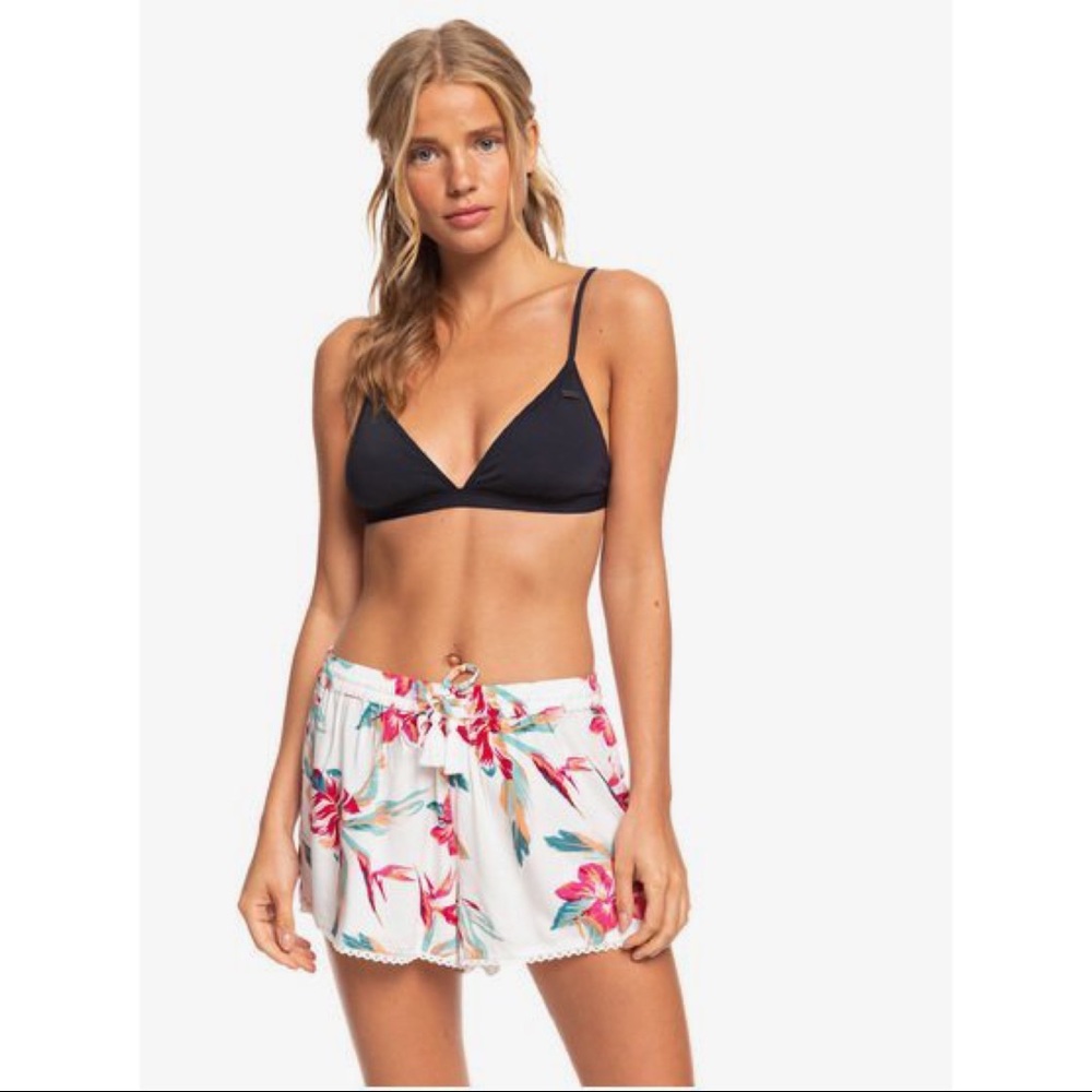 Roxy Salty Tan Shorts - Picture 2 of 6